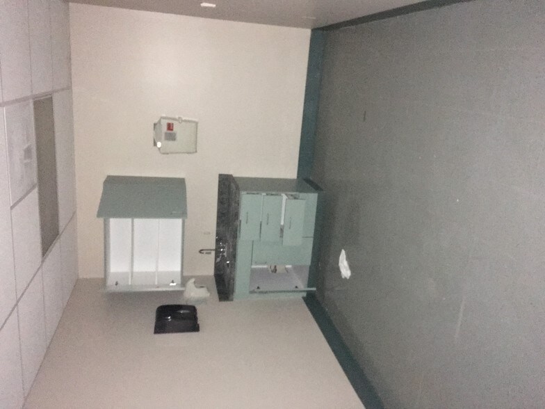 More Photos Of 4976-4996 Gerrardstown Rd, Inwood Freestanding For Lease