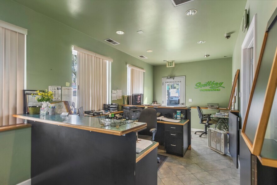 More Photos Of 615-617 University Ave, Los Gatos Warehouse For Sale