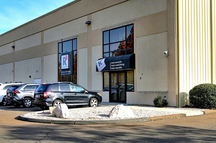 More Photos Of 469 E Main St, Branford Freestanding For Sale