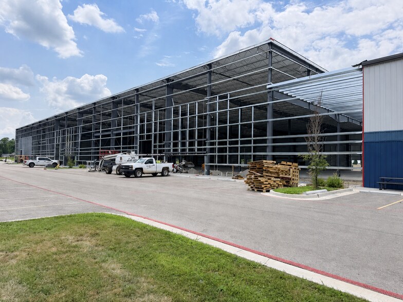 More Photos Of 3570 Sawyer rd, Brookline Industrial For Lease