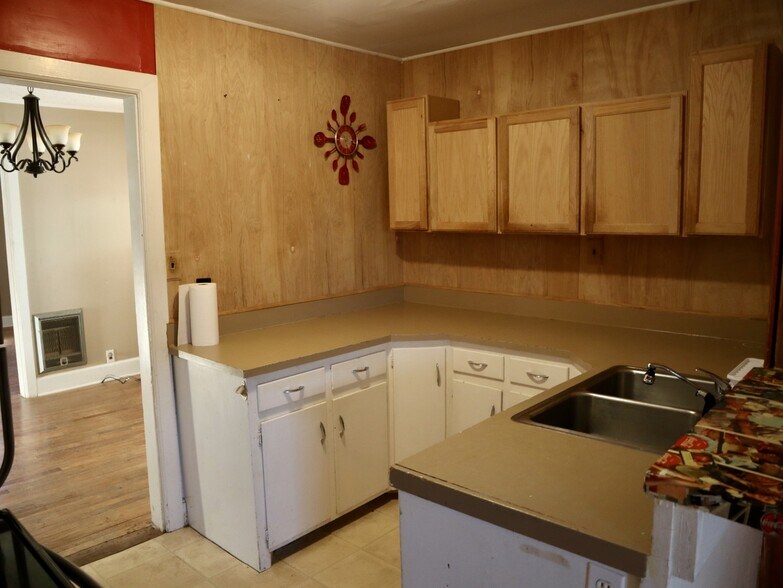 More Photos Of 103 Morgan Ave, Smyrna Office Residential For Sale