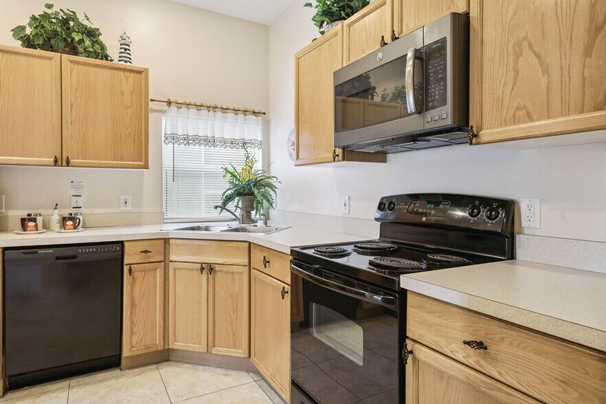 More Photos Of 8160 Fan Palm Way, Kissimmee Specialty For Sale