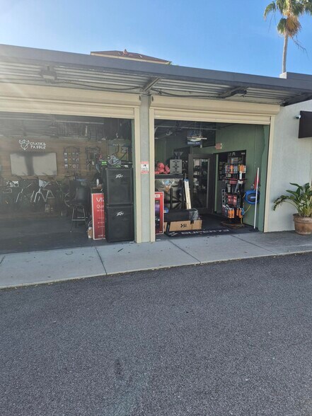 More Photos Of 2280 Main St, Sarasota Freestanding For Lease