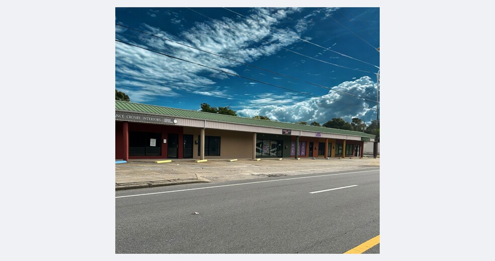 More Photos Of 3620-3642 Barrancas Ave, Pensacola Unknown For Lease