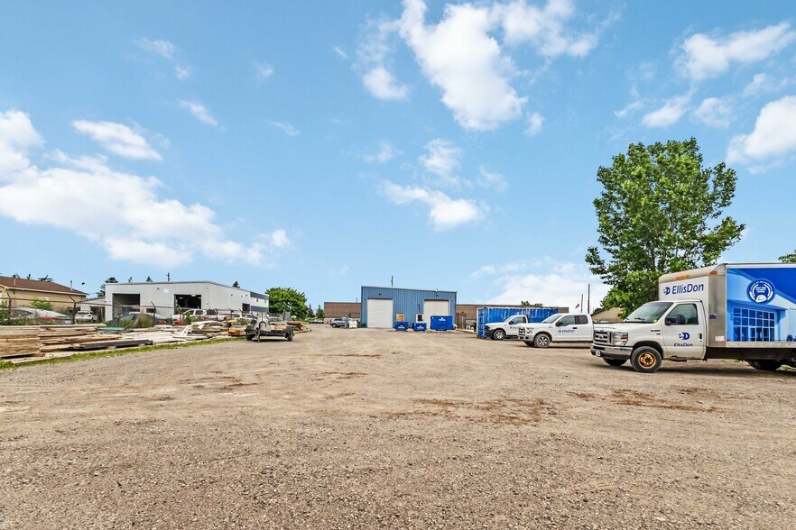 More Photos Of 2081 Piper Ln, London Industrial For Lease