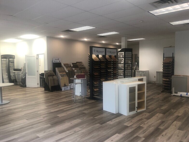 More Photos Of 327 Passaic Ave, Fairfield Showroom For Lease