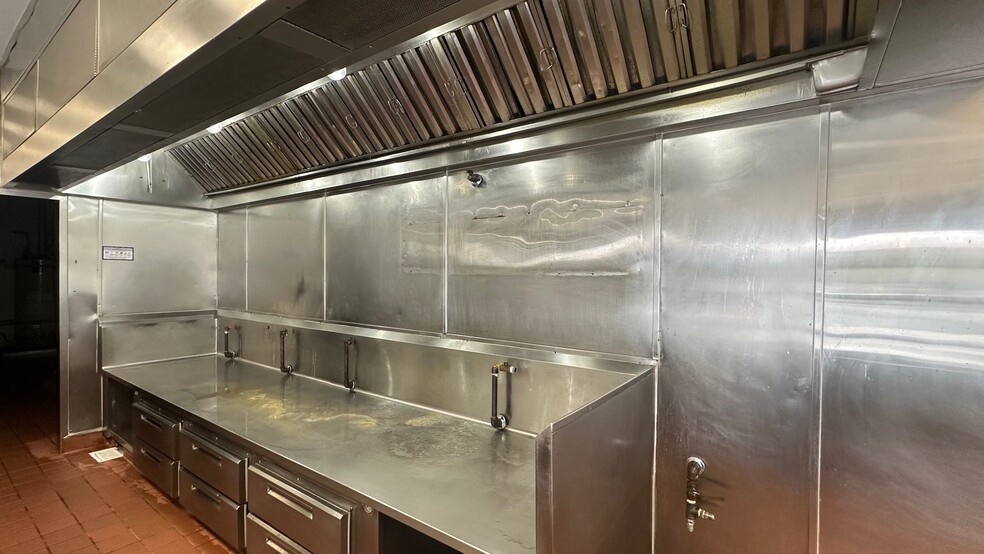 More Photos Of 475-745 E Hospitality Ln, San Bernardino Unknown For Lease