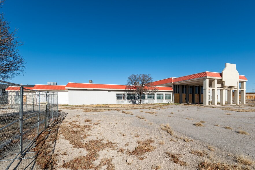 More Photos Of 2915 E Interstate 40, Amarillo Hotel For Sale