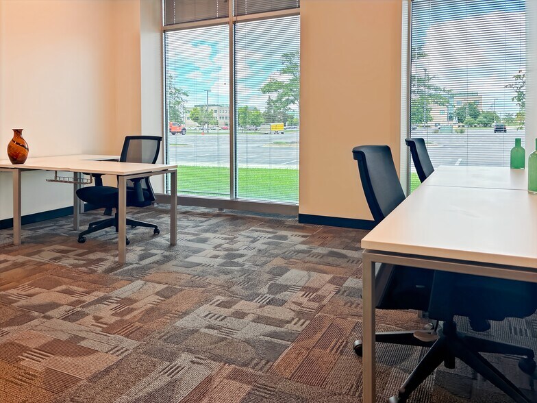 More Photos Of 5400 Prairie Stone Pkwy, Hoffman Estates Coworking Space