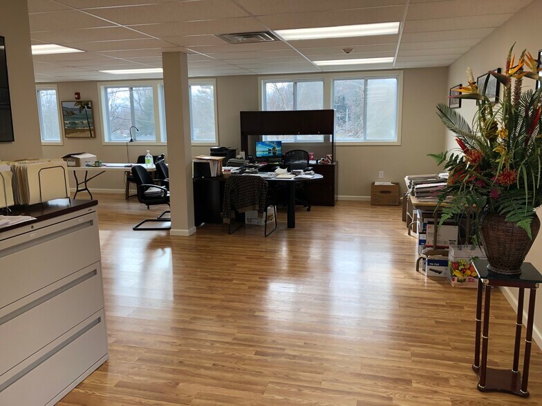 More Photos Of 250 Westfield Rd, Holyoke Storefront Retail Office For Sale