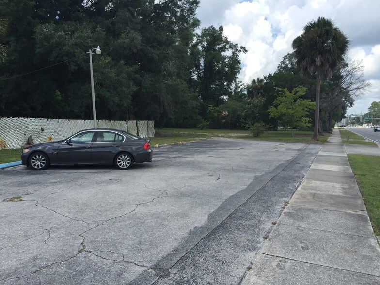 More Photos Of 3201 Crill Ave, Palatka Convenience Store For Sale