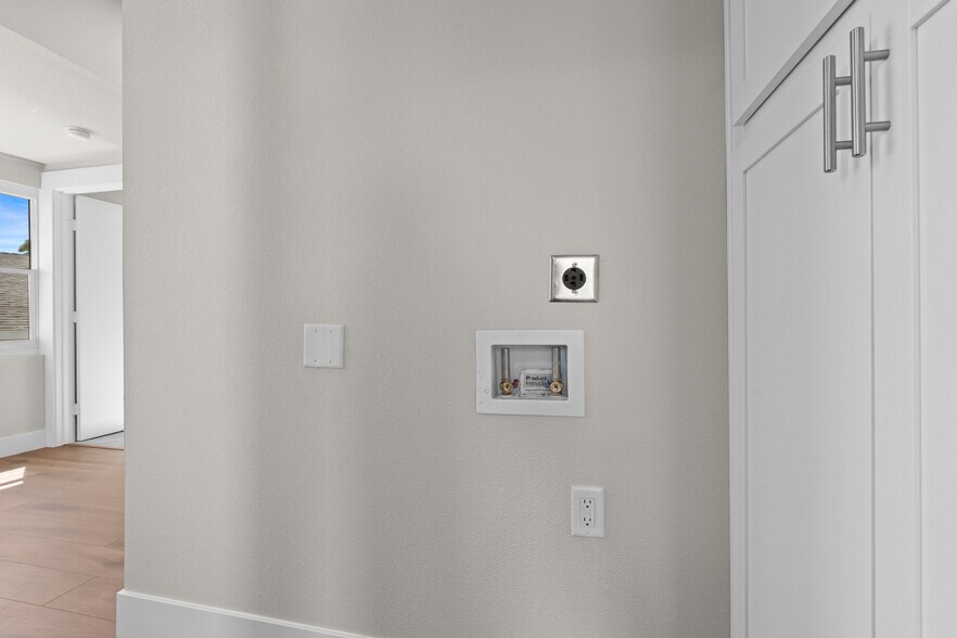 More Photos Of 50 Berrum Pl, Reno Apartments For Sale