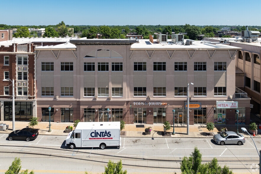 More Photos Of 6677-6683 Delmar Blvd, University City Unknown For Lease