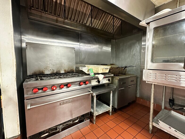 More Photos Of 118 S Main St, Greensboro Restaurant For Sale
