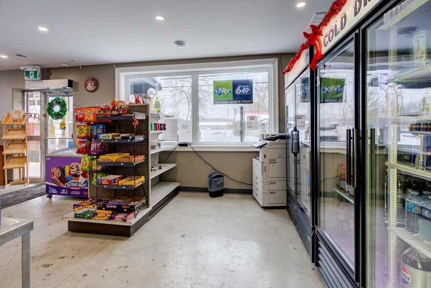 More Photos Of 25 Main St E, Lyn Storefront Retail Office For Sale