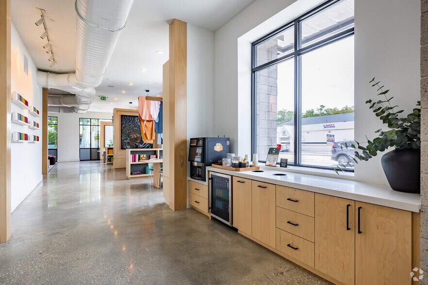 More Photos Of 1647 E Colonial Dr, Orlando Apartments For Sale