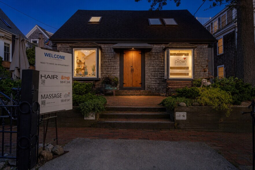 More Photos Of 182 Commercial St, Provincetown Storefront For Sale