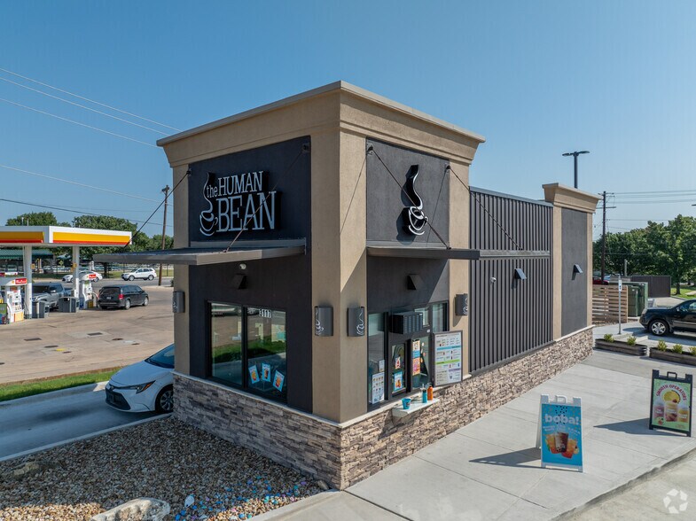 More Photos Of 3117 Williams Dr, Georgetown General Retail For Sale