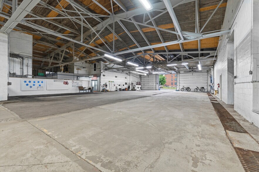 More Photos Of 701 Hiawatha Blvd E, Syracuse Warehouse For Lease