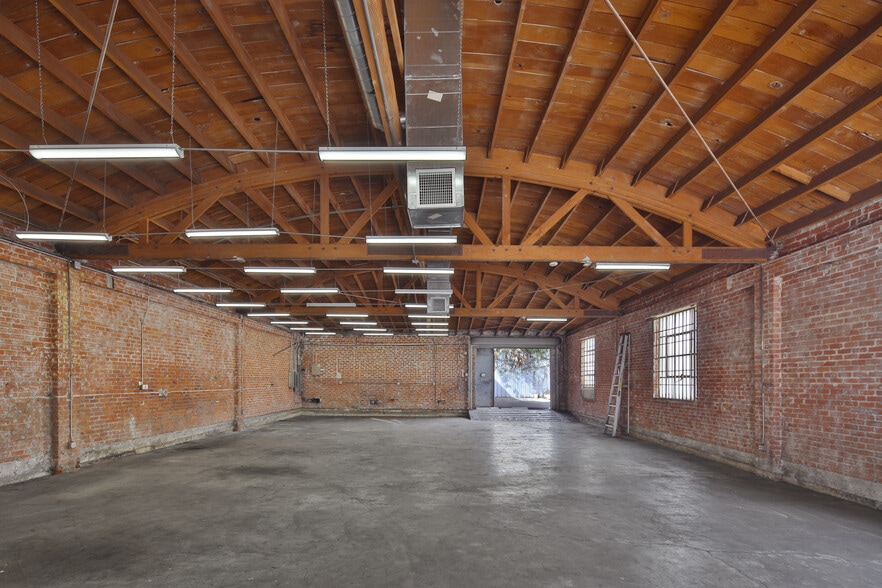 More Photos Of 1335 S La Brea Ave, Los Angeles Storefront Retail Office For Lease