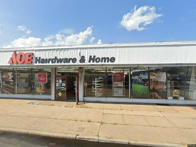 Primary Photo Of 313-323 Sunrise Hwy, Rockville Centre Storefront For Lease