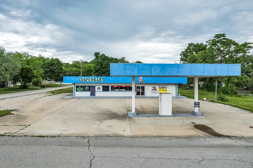 More Photos Of 101 S Main Street, Spavinaw Restaurant For Sale