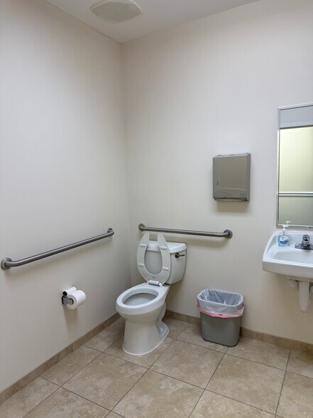 More Photos Of 23077 Three Notch Rd, California Office For Sale