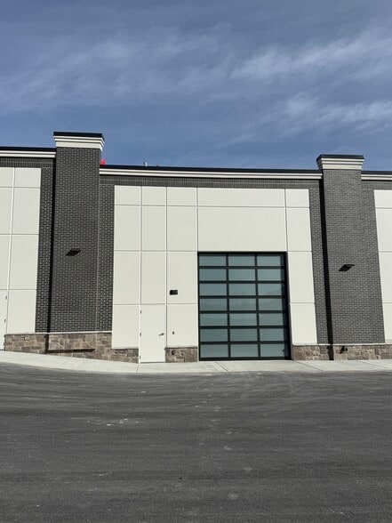 More Photos Of 2609 Reagan Pk Ln, Bluffdale Warehouse For Lease