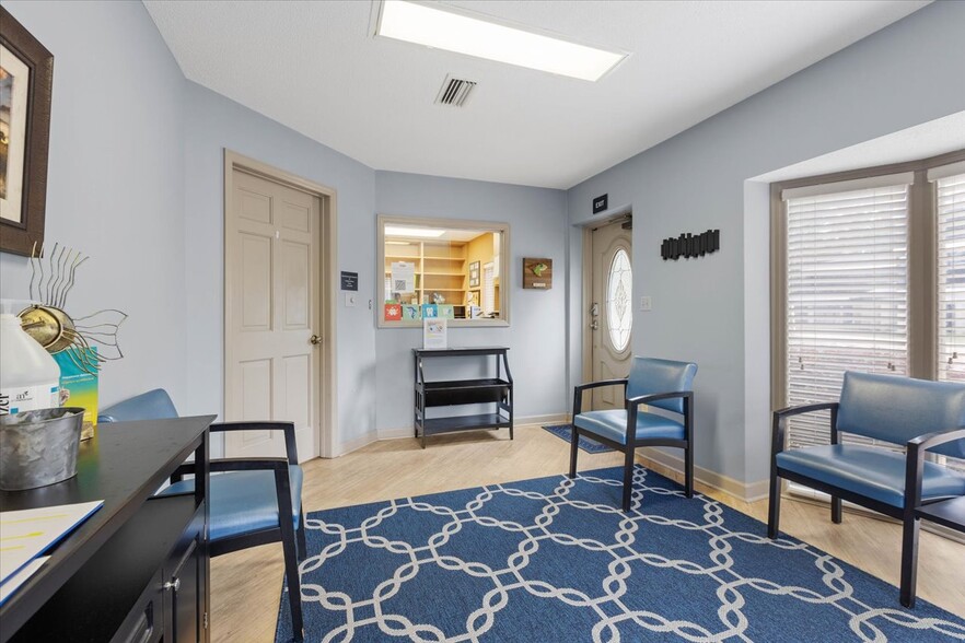 More Photos Of 235-237 John Knox Rd, Tallahassee Medical For Sale