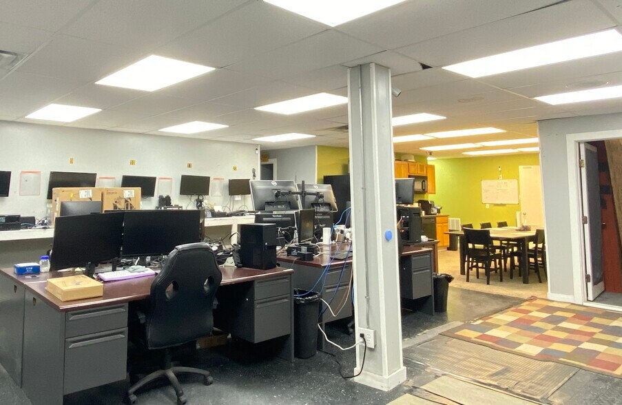 More Photos Of 523 24th St, Galveston Loft Creative Space For Sale