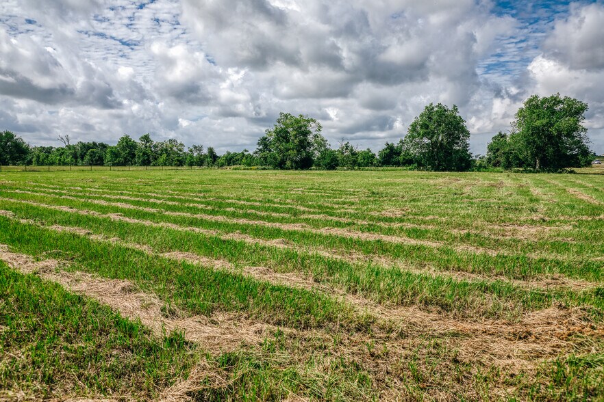 More Photos Of TBD FM 60, Snook Land For Sale