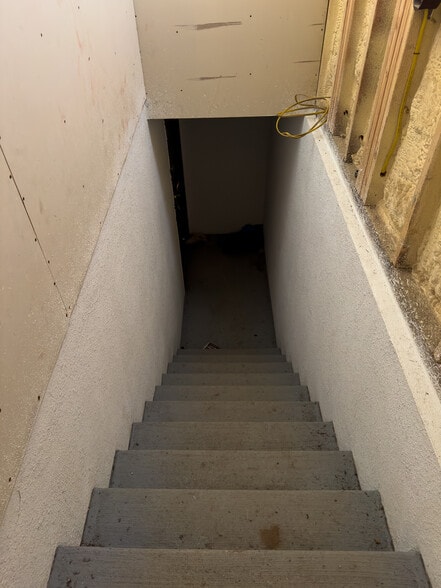 More Photos Of 46914 US-101, Bandon General Retail For Sale