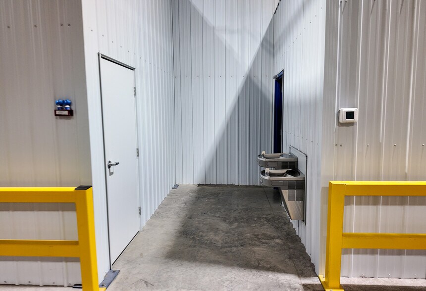 More Photos Of 100 Quality Park Dr, Beresford Manufacturing For Sale