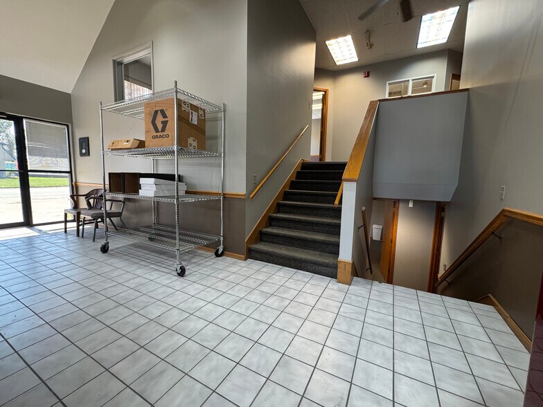More Photos Of 1160 Lincoln St, Blair Light Manufacturing For Sale