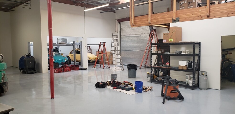 More Photos Of 2346 E University Dr, Phoenix Warehouse For Sale