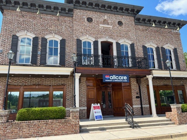 More Photos Of 8480 Holcomb Bridge Rd, Alpharetta Freestanding For Sale