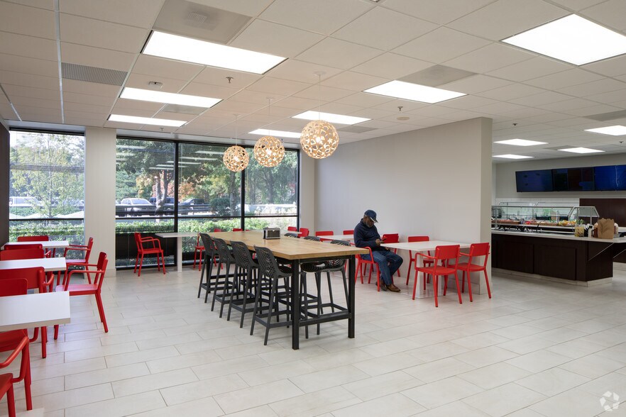 More Photos Of 3500 Piedmont Rd NE, Atlanta Office For Lease