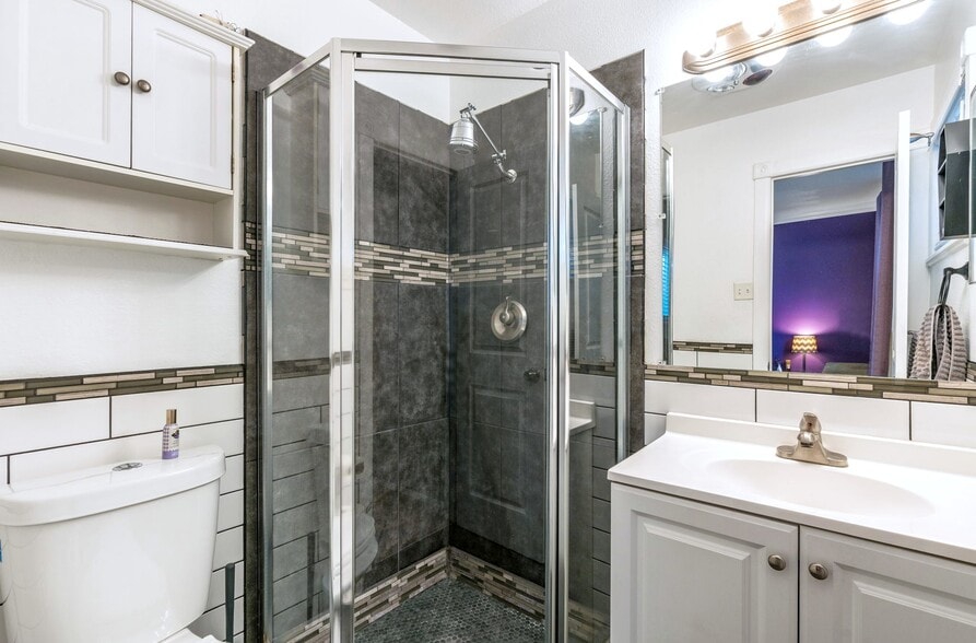 More Photos Of 613 Jane St NE, Albuquerque Flex For Sale