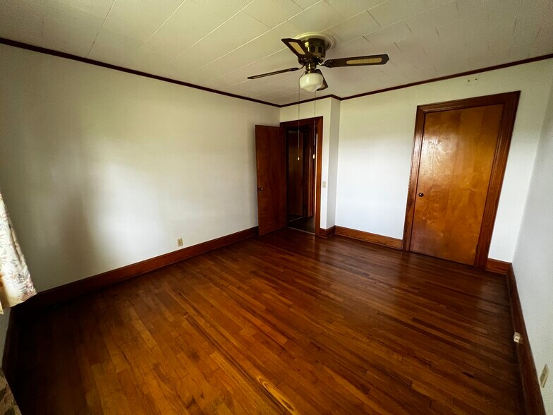 More Photos Of 2525 W Franklin Blvd, Gastonia Office For Sale