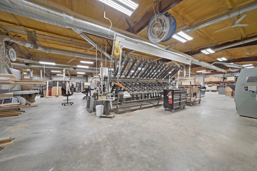 More Photos Of 29 Red Oak Rd, High Hill Manufacturing For Sale