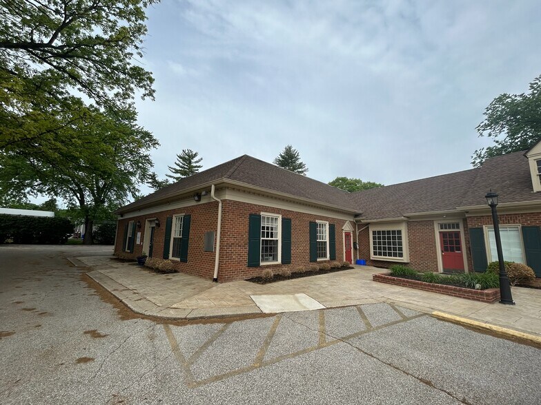 More Photos Of 614 Wooster Pike, Terrace Park Storefront Retail Office For Lease