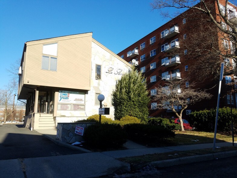 More Photos Of 16 Jefferson St, Hackensack Office Residential For Lease