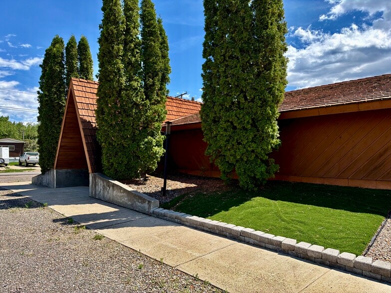 More Photos Of 311 12th St, Chinook Specialty For Sale