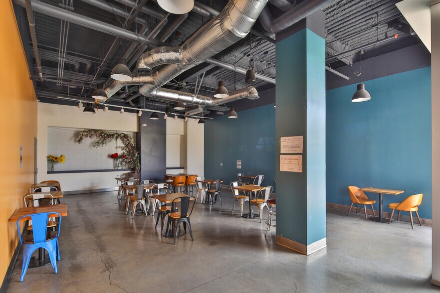 More Photos Of 450 S Western Ave, Los Angeles Freestanding For Lease