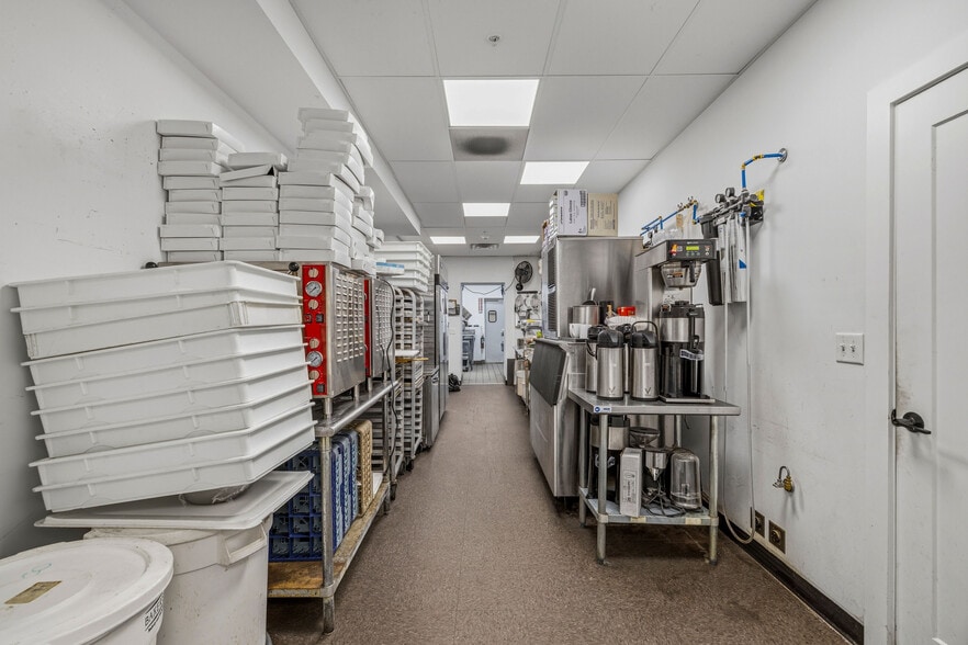 More Photos Of 402 Center St, Lewiston Restaurant For Sale