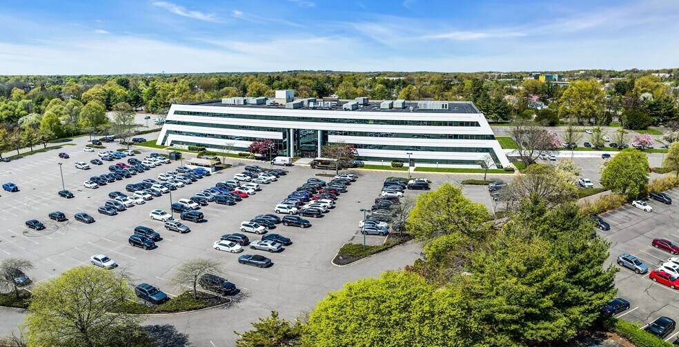 More Photos Of 1000 Woodbury Rd, Woodbury Office For Lease
