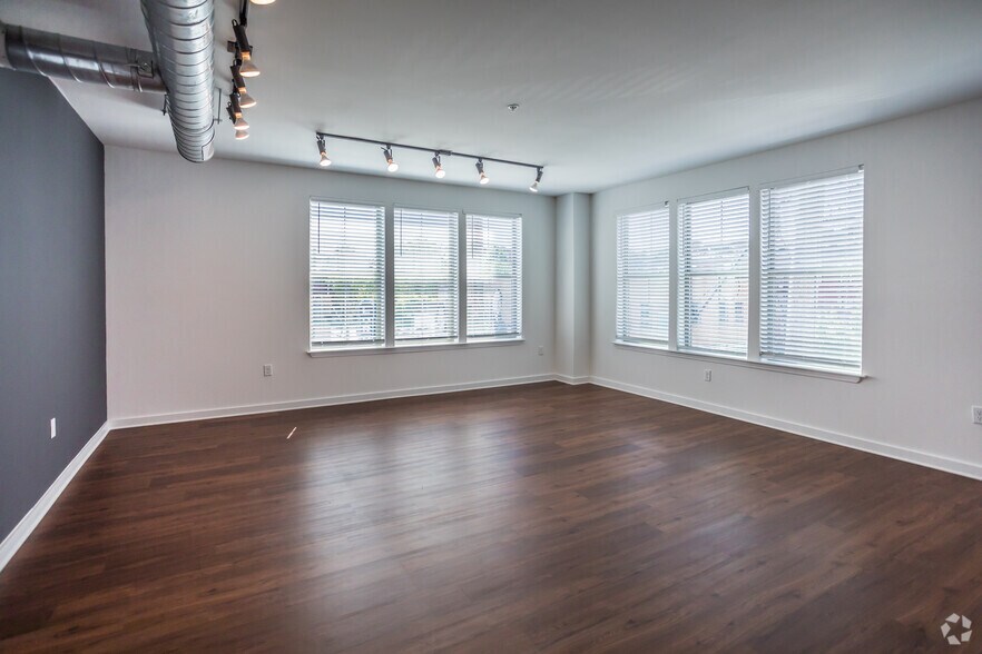 More Photos Of 138 Huling Ave, Memphis Multifamily For Sale