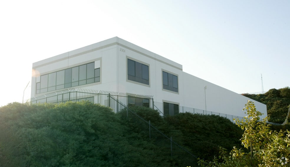 Primary Photo Of 2301 E Gladwick St, Compton Distribution For Sale