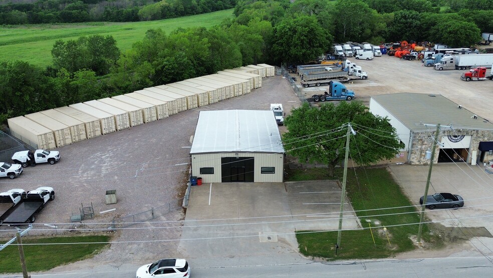 More Photos Of 5001 Dexham Rd, Rowlett Showroom For Lease