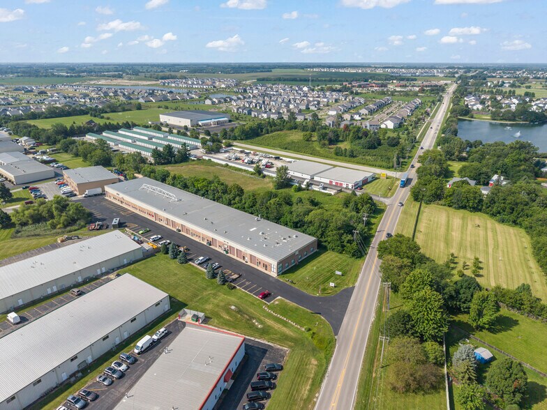 More Photos Of 25553 Wolf's Crossing Rd, Plainfield Warehouse For Lease
